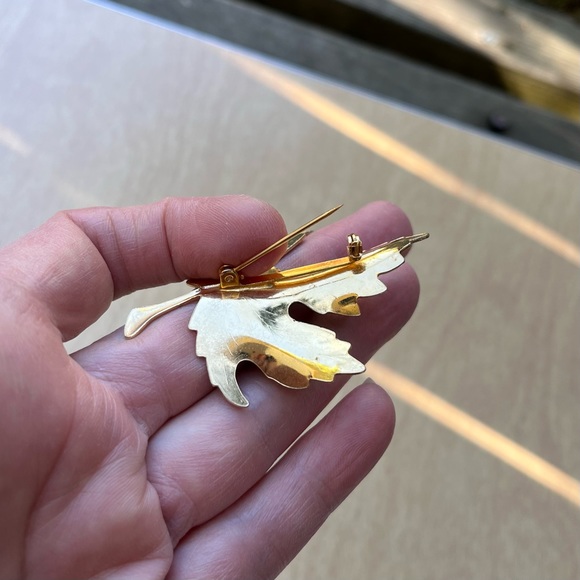 Maple Leaf Brooch Vintage Lapel Pin - Picture 6 of 12